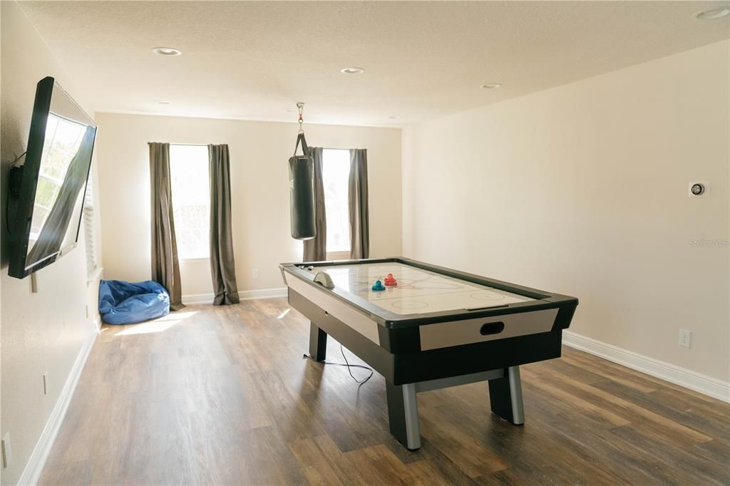 Active With Contract: $575,000 (4 beds, 2 baths, 3056 Square Feet)