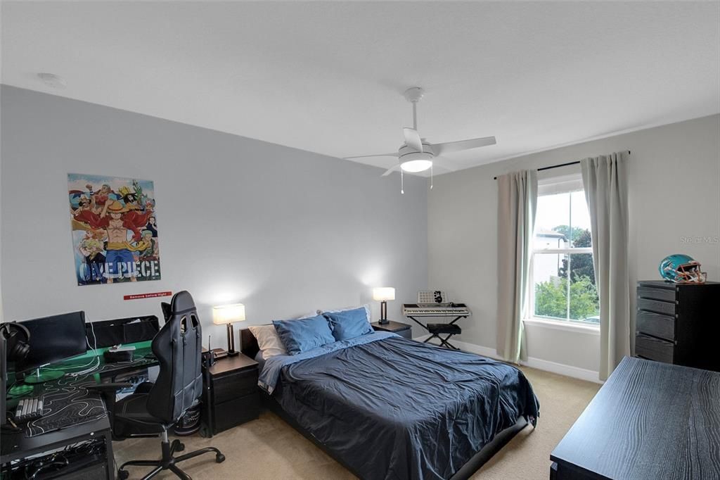 For Sale: $1,050,000 (5 beds, 4 baths, 4260 Square Feet)