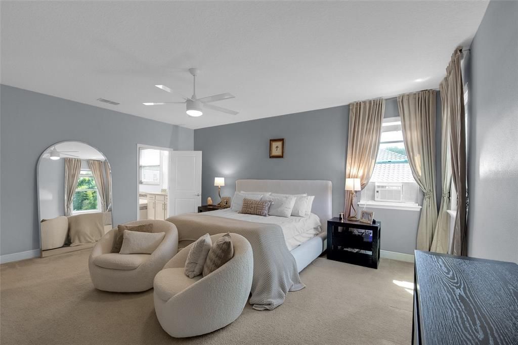 For Sale: $1,050,000 (5 beds, 4 baths, 4260 Square Feet)