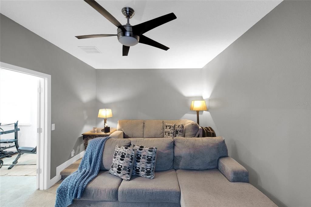 For Sale: $1,050,000 (5 beds, 4 baths, 4260 Square Feet)