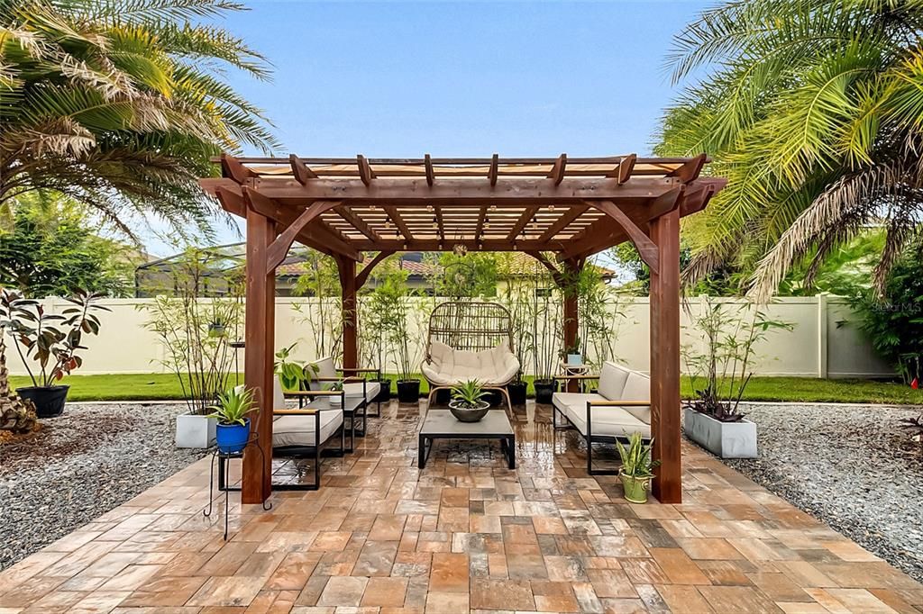 For Sale: $1,050,000 (5 beds, 4 baths, 4260 Square Feet)