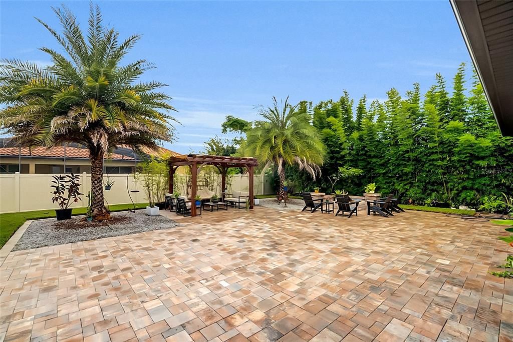 For Sale: $1,050,000 (5 beds, 4 baths, 4260 Square Feet)