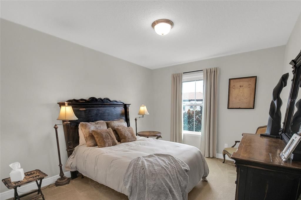 For Sale: $1,050,000 (5 beds, 4 baths, 4260 Square Feet)