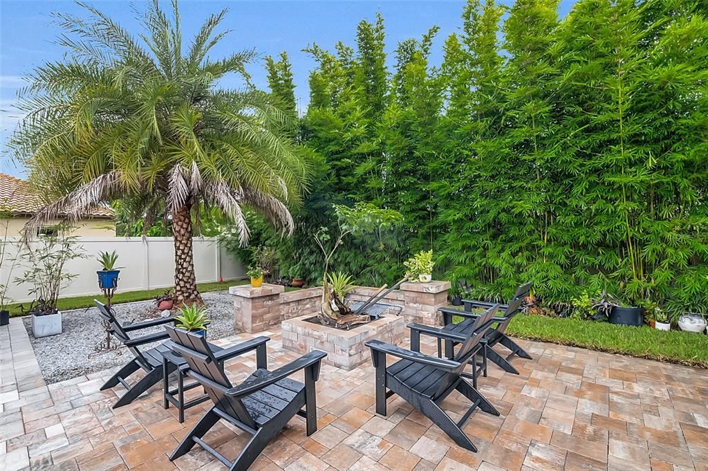 For Sale: $1,050,000 (5 beds, 4 baths, 4260 Square Feet)