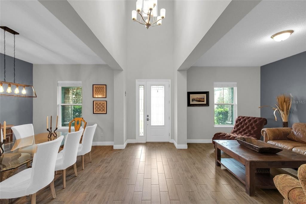 For Sale: $1,050,000 (5 beds, 4 baths, 4260 Square Feet)