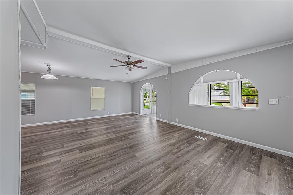 En Venta: $159,900 (2 camas, 2 baños, 1035 Pies cuadrados)