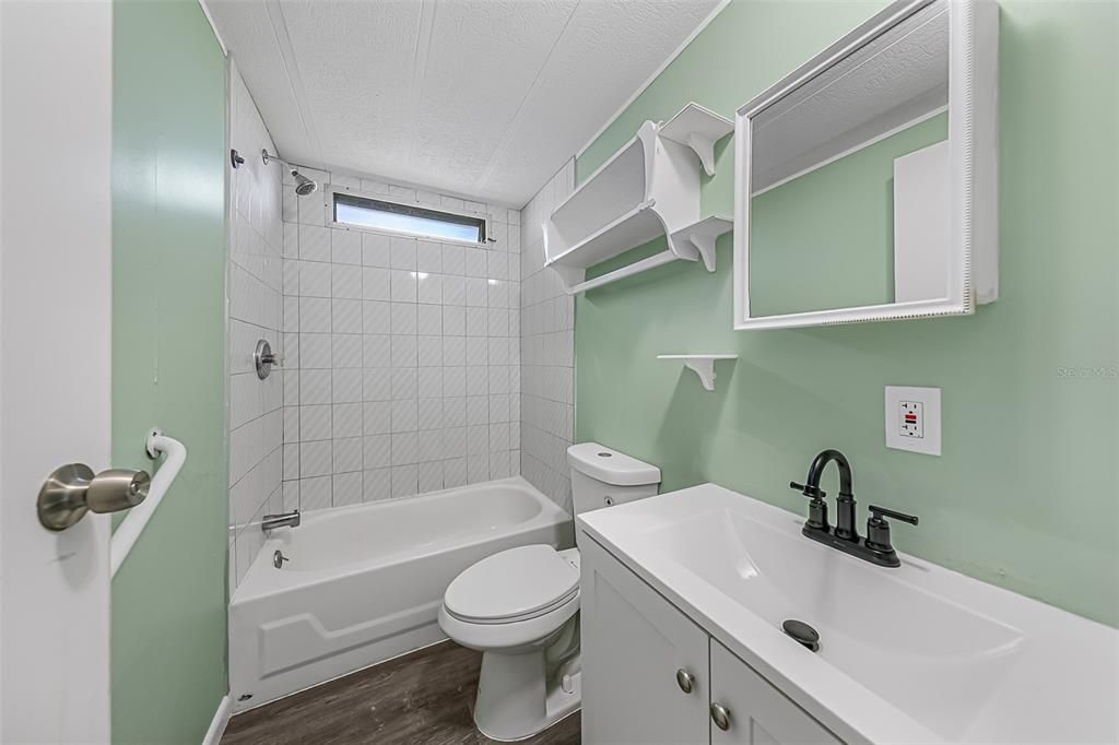 En Venta: $159,900 (2 camas, 2 baños, 1035 Pies cuadrados)