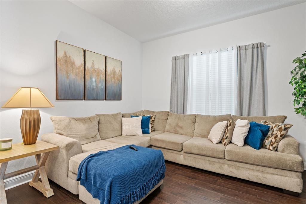 Active With Contract: $890,000 (4 beds, 3 baths, 2733 Square Feet)