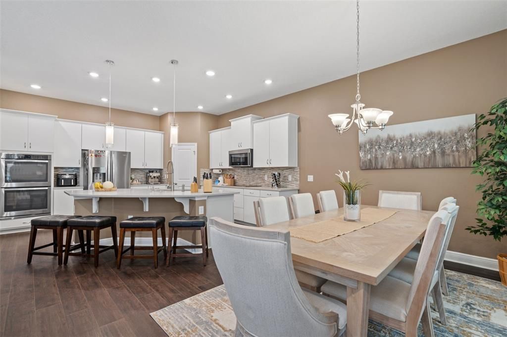 Active With Contract: $890,000 (4 beds, 3 baths, 2733 Square Feet)