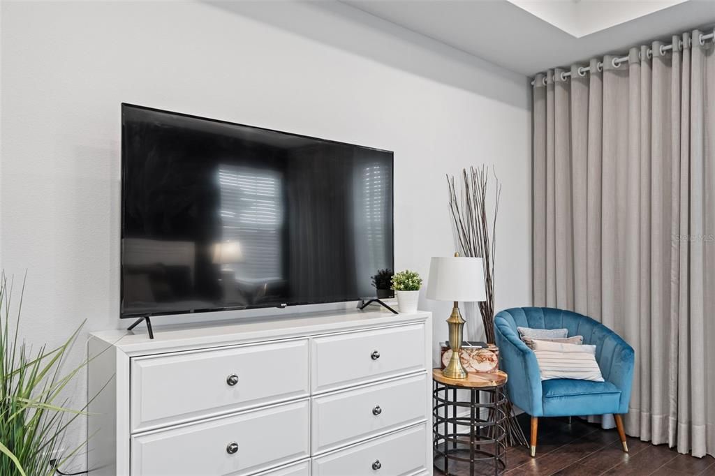 Active With Contract: $890,000 (4 beds, 3 baths, 2733 Square Feet)