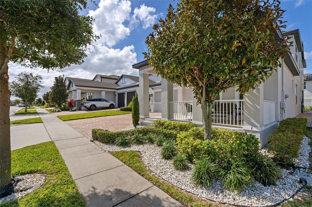 Active With Contract: $890,000 (4 beds, 3 baths, 2733 Square Feet)