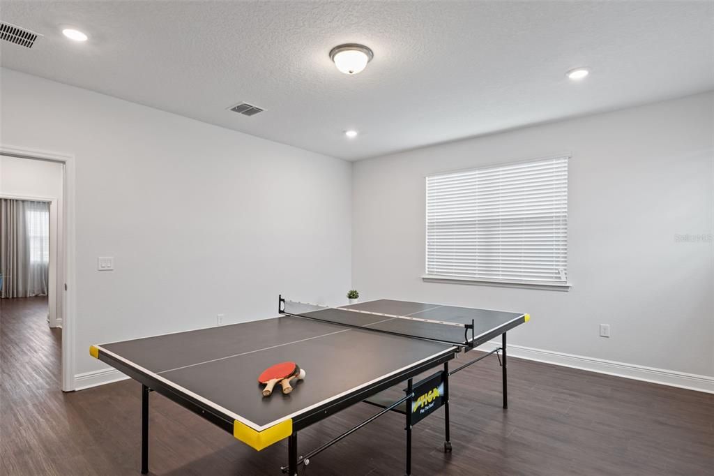 Active With Contract: $890,000 (4 beds, 3 baths, 2733 Square Feet)