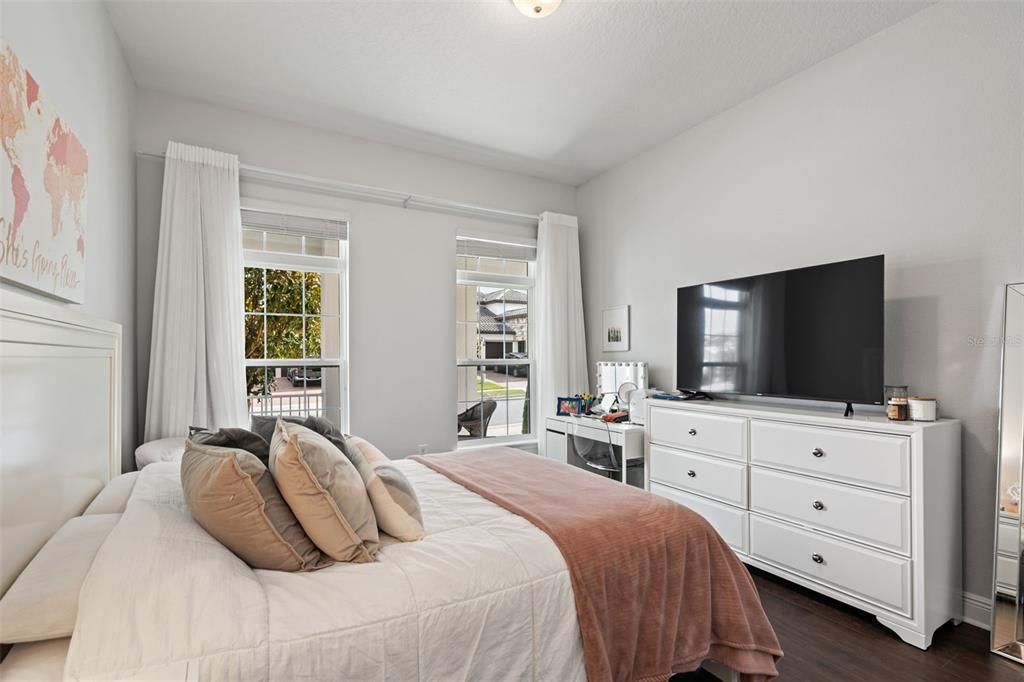 Active With Contract: $890,000 (4 beds, 3 baths, 2733 Square Feet)