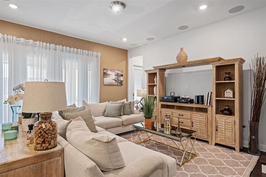 Active With Contract: $890,000 (4 beds, 3 baths, 2733 Square Feet)