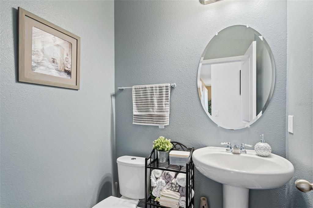 Active With Contract: $890,000 (4 beds, 3 baths, 2733 Square Feet)