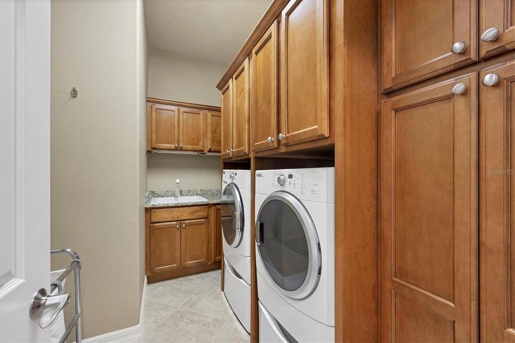 待售: $1,575,000 (5 贝兹, 5 浴室, 4101 平方英尺)