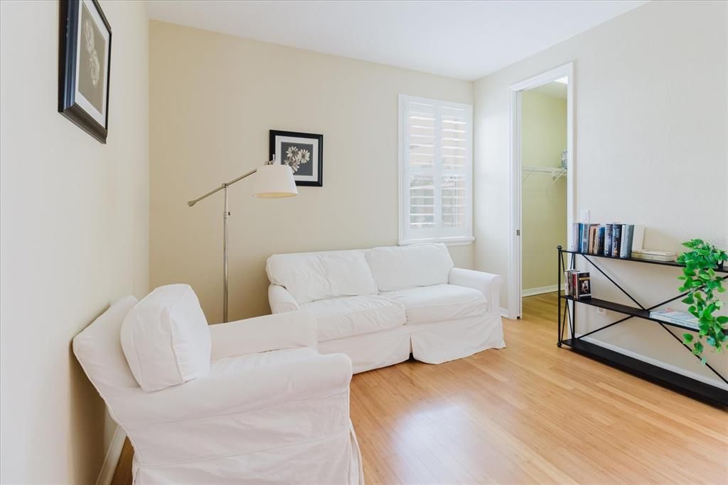 合同活跃: $710,000 (6 贝兹, 4 浴室, 3674 平方英尺)