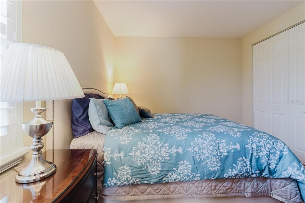 合同活跃: $710,000 (6 贝兹, 4 浴室, 3674 平方英尺)