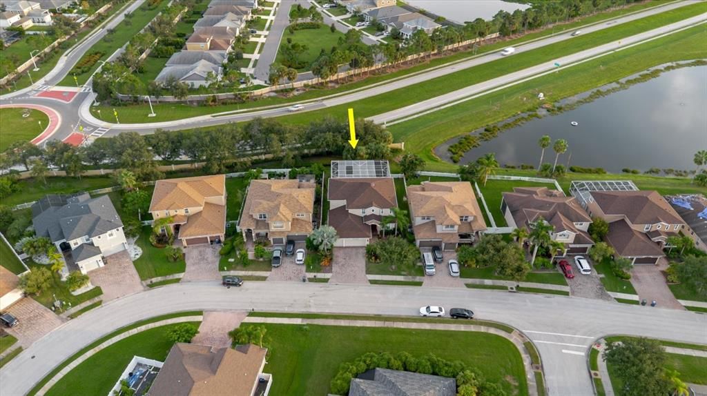 合同活跃: $710,000 (6 贝兹, 4 浴室, 3674 平方英尺)