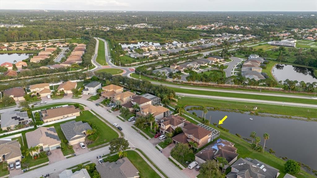 合同活跃: $710,000 (6 贝兹, 4 浴室, 3674 平方英尺)