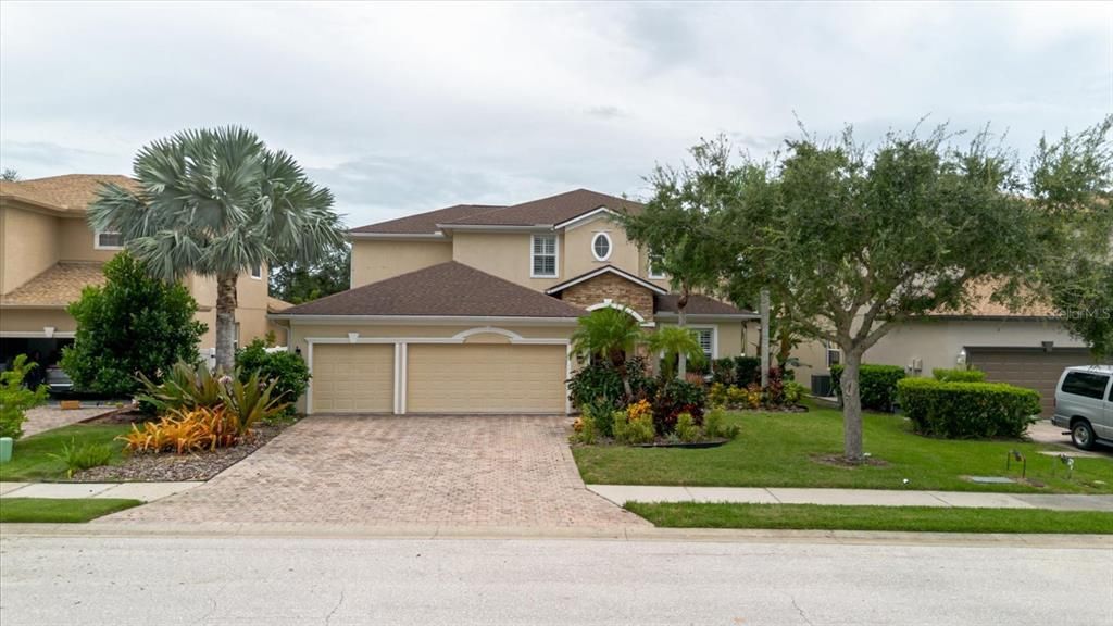 合同活跃: $710,000 (6 贝兹, 4 浴室, 3674 平方英尺)