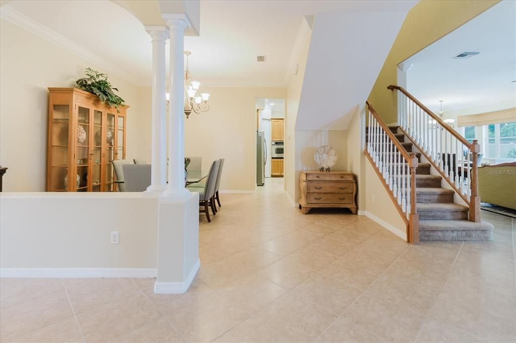 合同活跃: $710,000 (6 贝兹, 4 浴室, 3674 平方英尺)