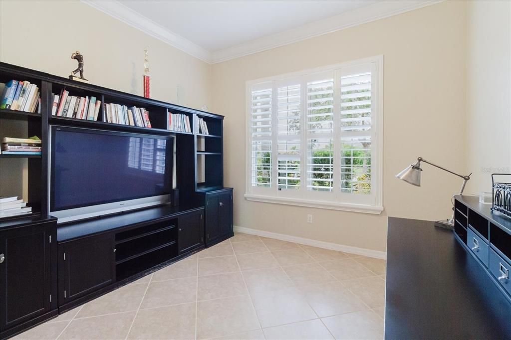 合同活跃: $710,000 (6 贝兹, 4 浴室, 3674 平方英尺)