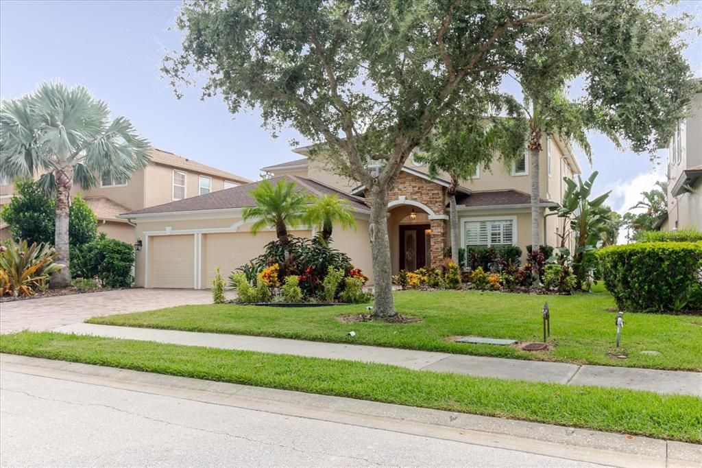 合同活跃: $710,000 (6 贝兹, 4 浴室, 3674 平方英尺)