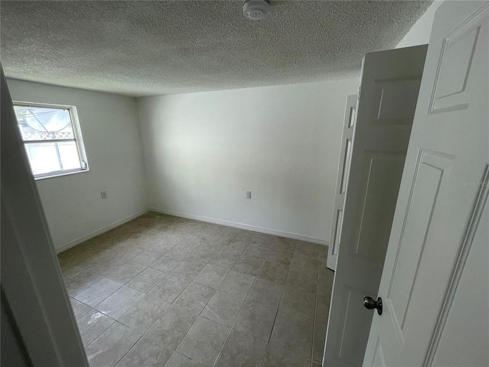 For Rent: $1,100 (2 beds, 1 baths, 720 Square Feet)