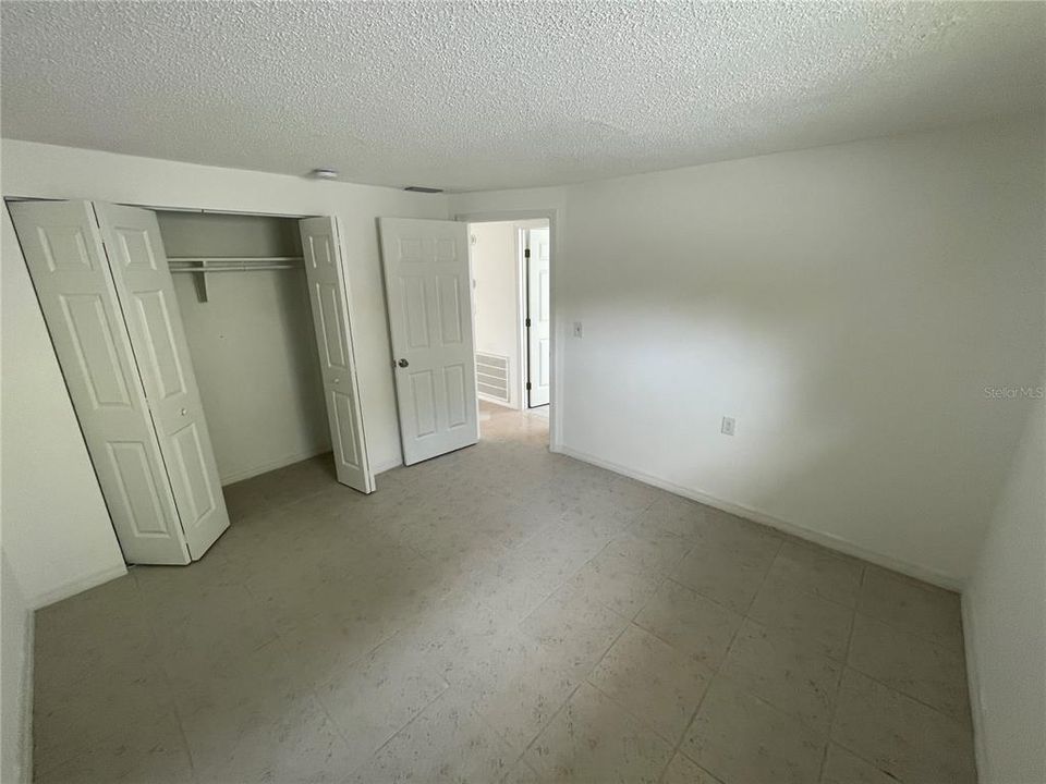 For Rent: $1,100 (2 beds, 1 baths, 720 Square Feet)