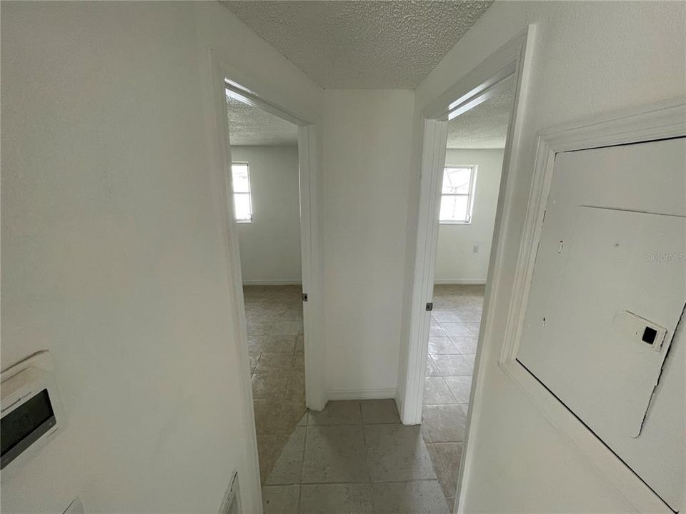 For Rent: $1,100 (2 beds, 1 baths, 720 Square Feet)