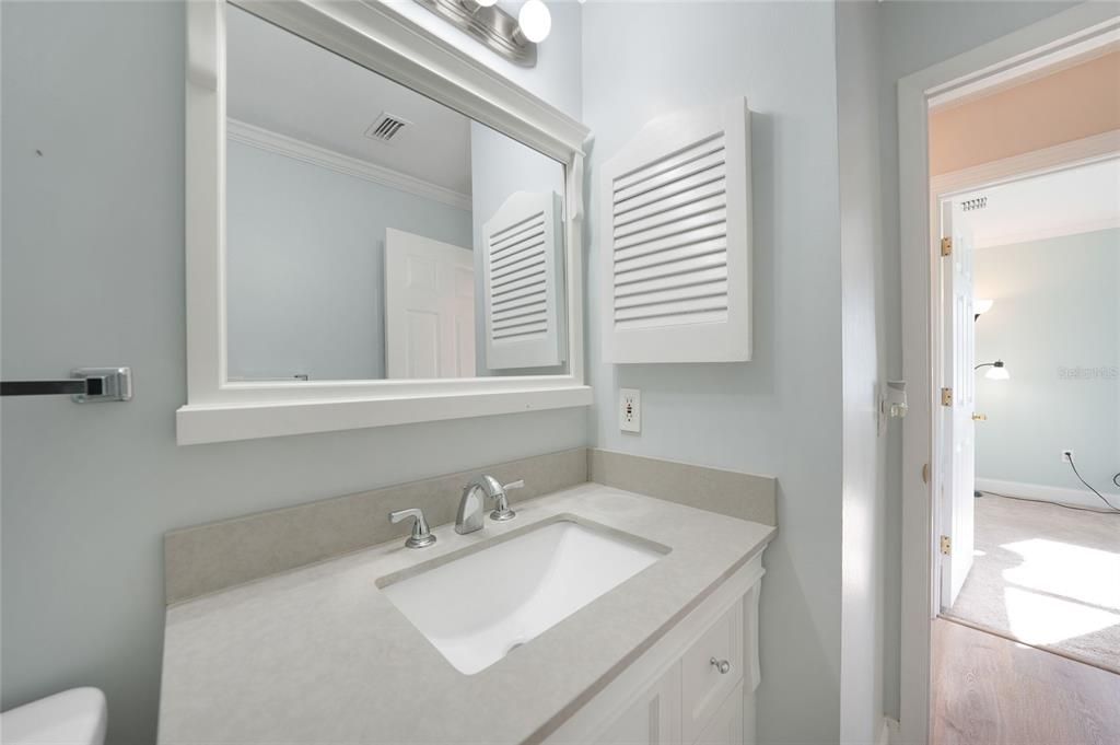 Active With Contract: $149,000 (2 beds, 1 baths, 868 Square Feet)