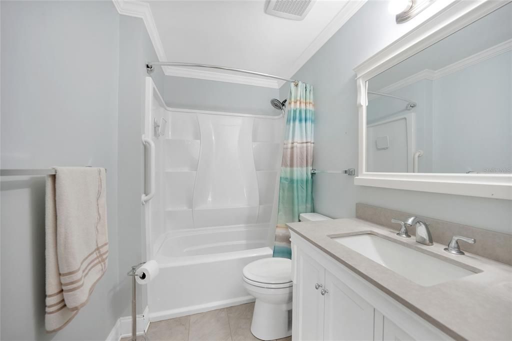 Active With Contract: $149,000 (2 beds, 1 baths, 868 Square Feet)