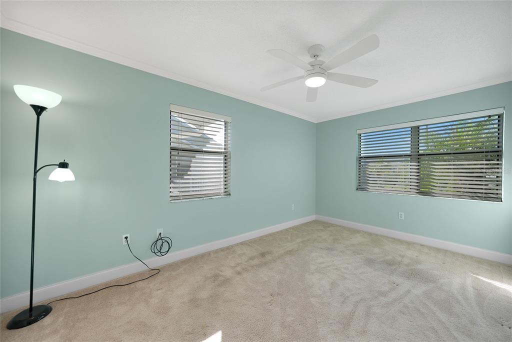 Active With Contract: $149,000 (2 beds, 1 baths, 868 Square Feet)