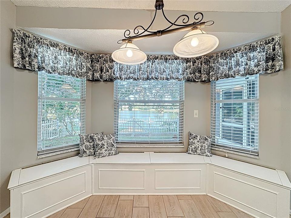 En Venta: $389,000 (3 camas, 2 baños, 1576 Pies cuadrados)