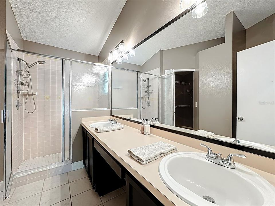 En Venta: $389,000 (3 camas, 2 baños, 1576 Pies cuadrados)