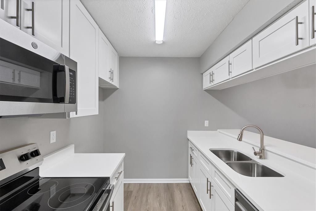 待售: $125,000 (1 贝兹, 1 浴室, 648 平方英尺)