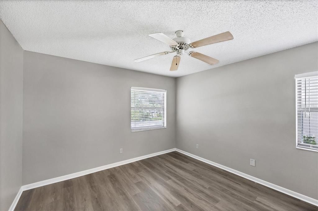 待售: $125,000 (1 贝兹, 1 浴室, 648 平方英尺)