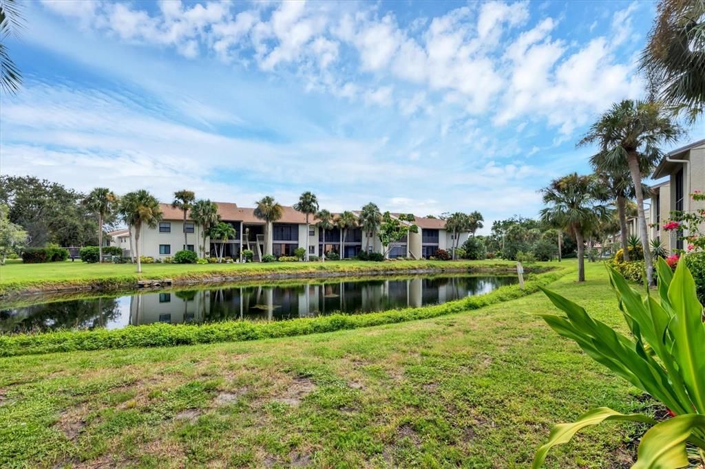 待售: $125,000 (1 贝兹, 1 浴室, 648 平方英尺)