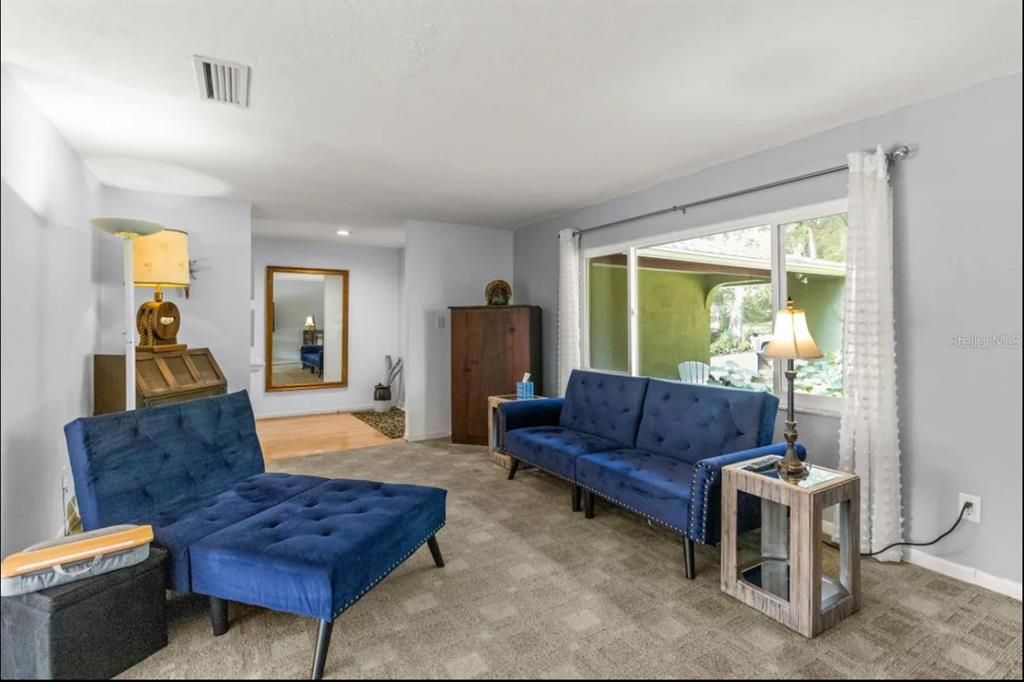 For Sale: $449,900 (3 beds, 2 baths, 1726 Square Feet)