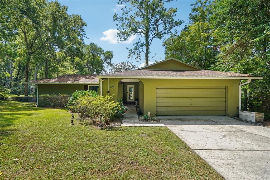 For Sale: $449,900 (3 beds, 2 baths, 1726 Square Feet)