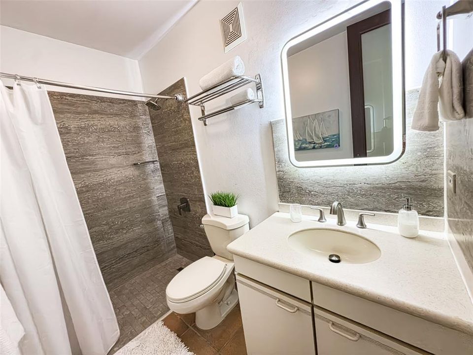 出租: $6,500 (4 贝兹, 4 浴室, 2764 平方英尺)