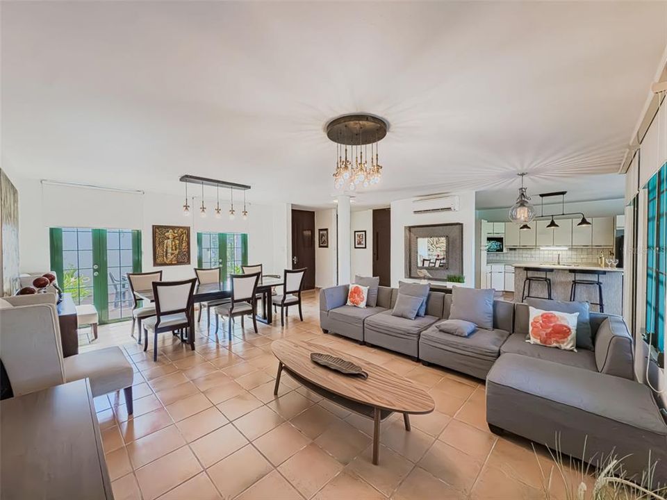 出租: $6,500 (4 贝兹, 4 浴室, 2764 平方英尺)