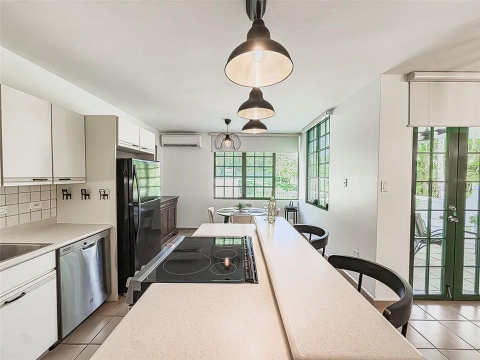 出租: $6,500 (4 贝兹, 4 浴室, 2764 平方英尺)