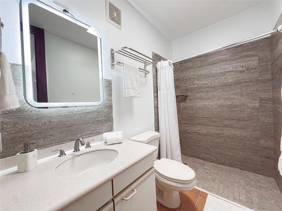 出租: $6,500 (4 贝兹, 4 浴室, 2764 平方英尺)