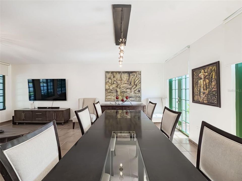 出租: $6,500 (4 贝兹, 4 浴室, 2764 平方英尺)