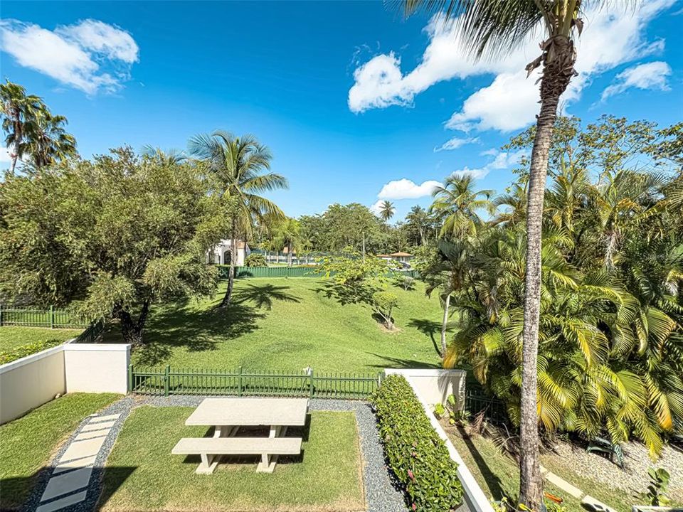 出租: $6,500 (4 贝兹, 4 浴室, 2764 平方英尺)