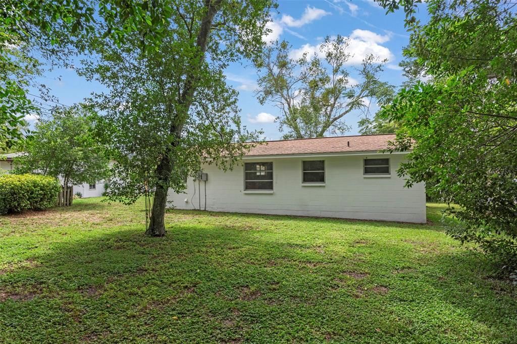 For Sale: $139,900 (1 beds, 1 baths, 675 Square Feet)