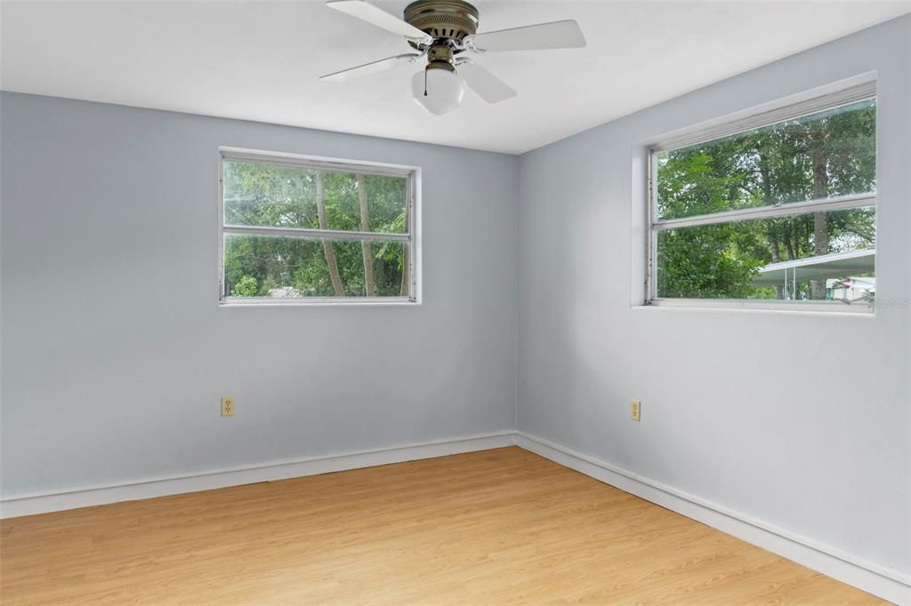 For Sale: $139,900 (1 beds, 1 baths, 675 Square Feet)