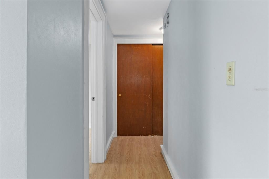 For Sale: $139,900 (1 beds, 1 baths, 675 Square Feet)